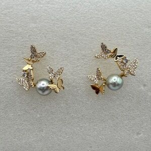 Reposhing: Real Authentic Akoya Pearl with butterfly hardware stud